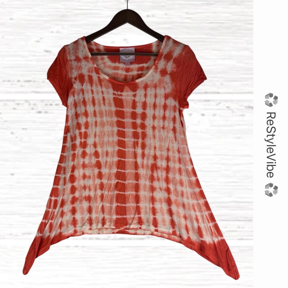 ROMEO & JULIET COUTURE Women’s Size S Shirt Top Tee Tie-Dye NWT Shark-Bite Hem